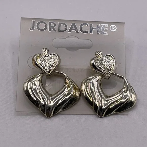 E31- Jordache Silver tone pierced earrings with hearts - Picture 2 of 4